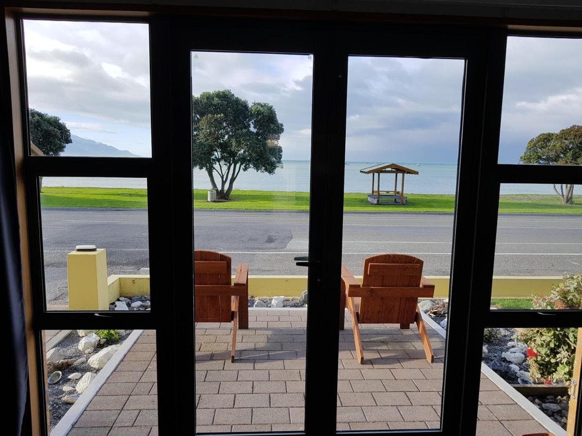 The Anchor Inn Beachfront Motel Кайкура Екстериор снимка