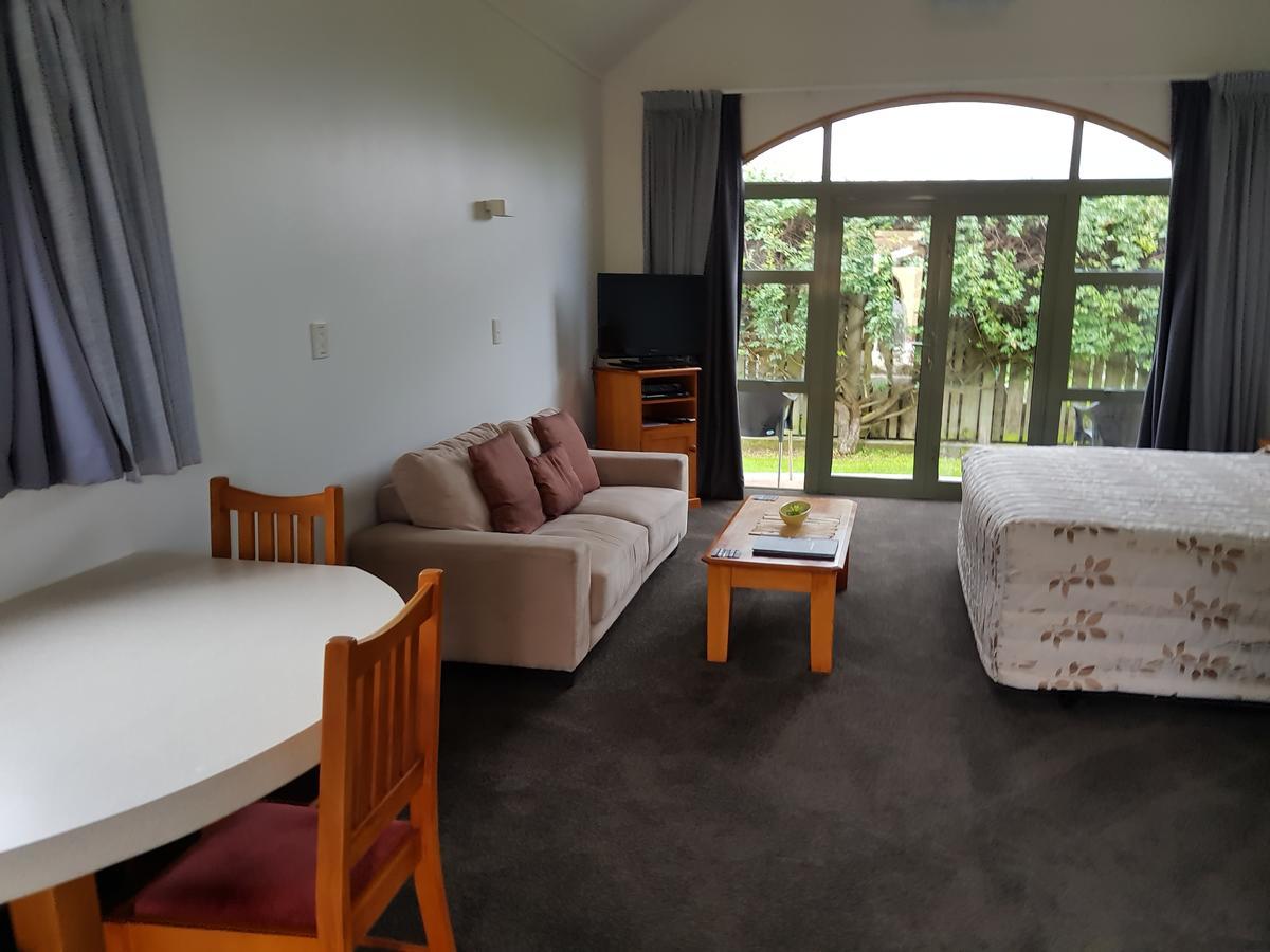 The Anchor Inn Beachfront Motel Кайкура Екстериор снимка
