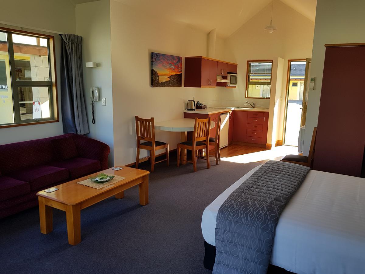 The Anchor Inn Beachfront Motel Кайкура Екстериор снимка