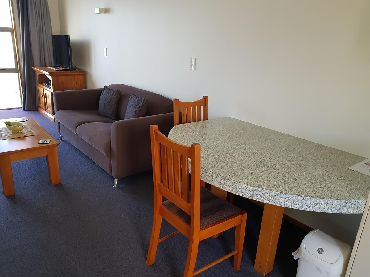 The Anchor Inn Beachfront Motel Кайкура Екстериор снимка