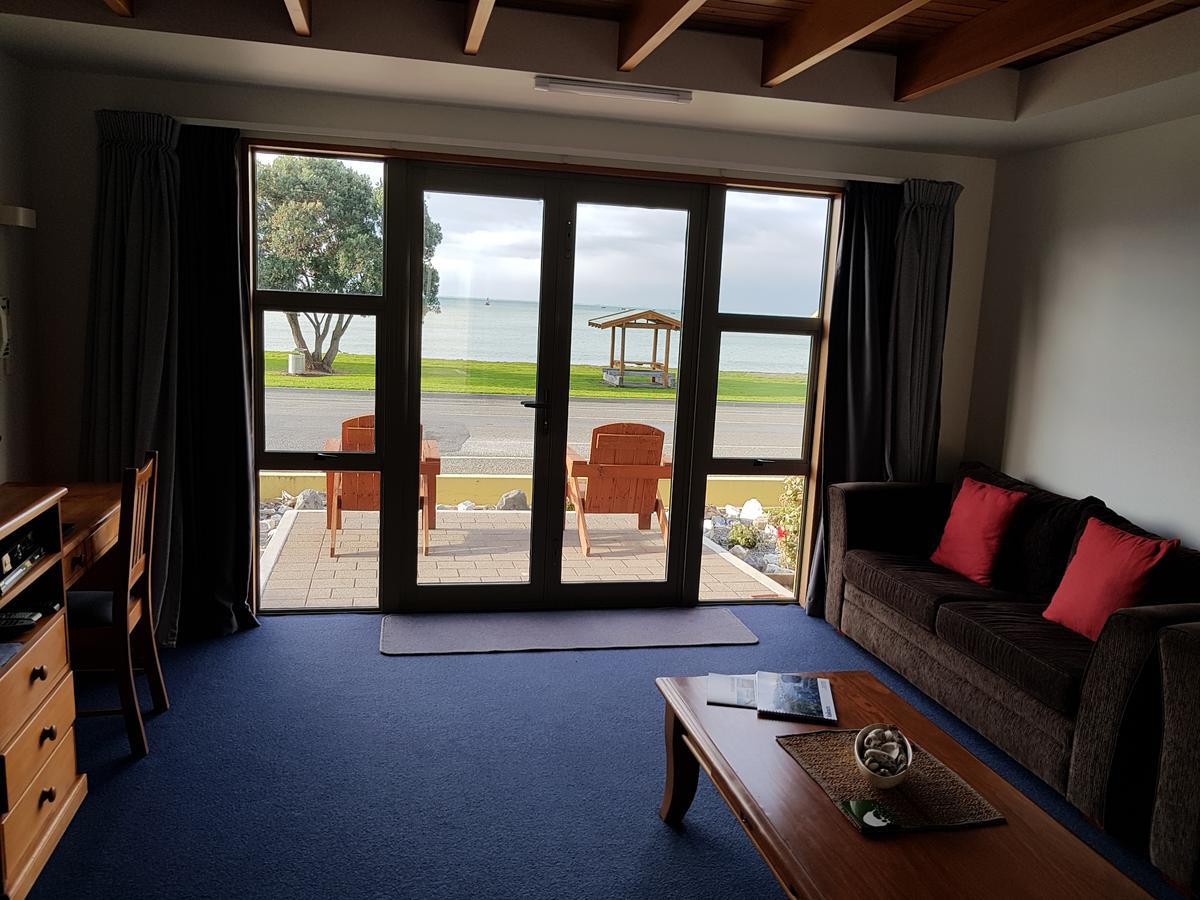 The Anchor Inn Beachfront Motel Кайкура Екстериор снимка